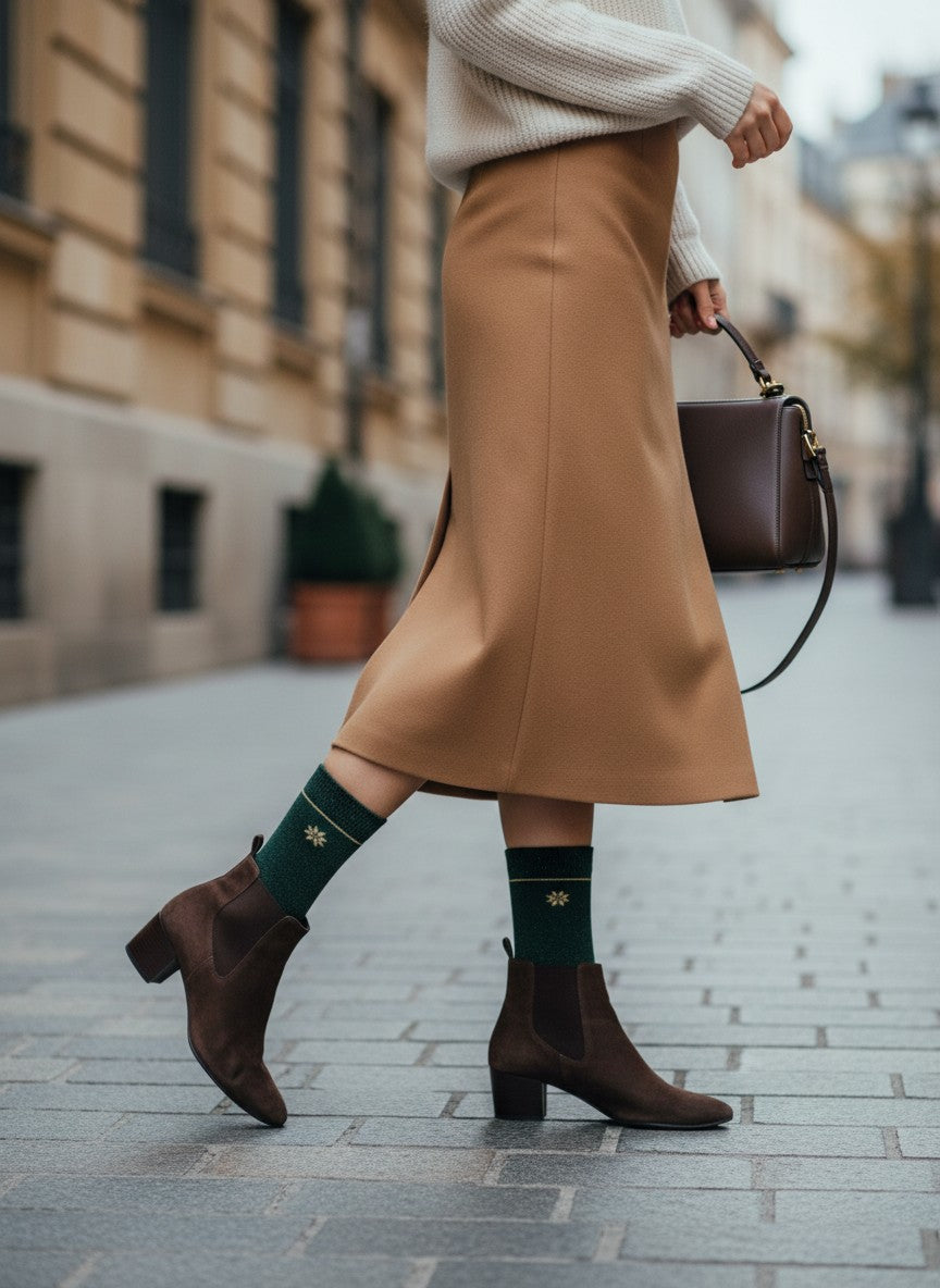 Calcetín Lurex Estrella Nieve Verde Botella eleOnora puesto en look de otoño